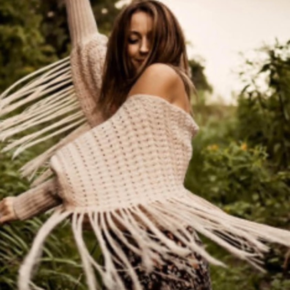 Anthropologie AFRM fringe Cocoon Sweater Xs/s - Picture 3 of 10